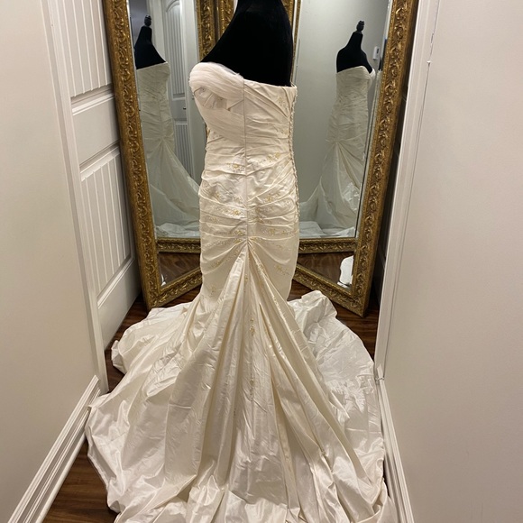 Weeding Dress - Picture 3 of 6